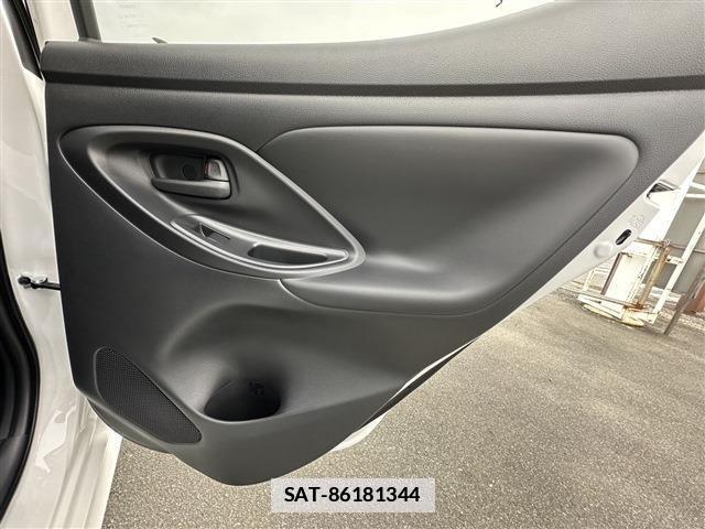 Toyota YARIS 2024-09 1055335-29