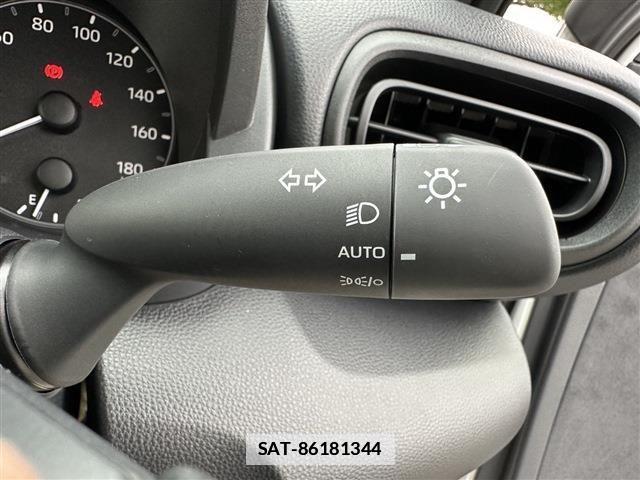 Toyota YARIS 2024-09 1055335-6
