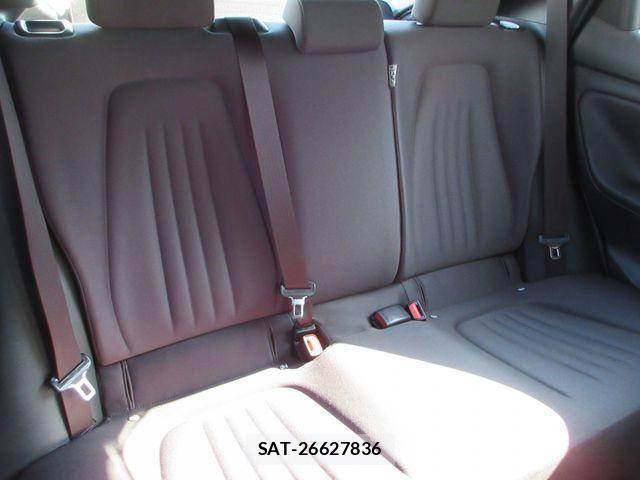 Toyota YARIS 2021-06 3423920-12