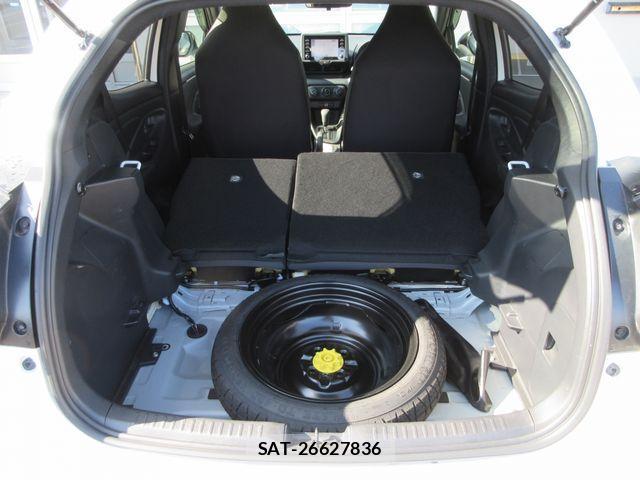 Toyota YARIS 2021-06 3423920-15