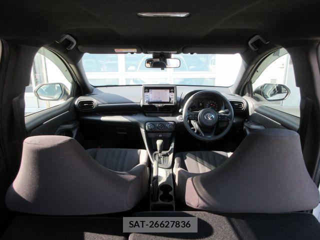 Toyota YARIS 2021-06 3423920-16