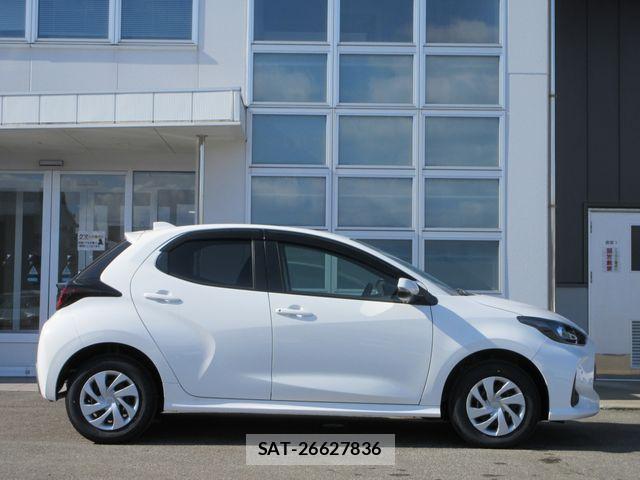 Toyota YARIS 2021-06 3423920-18