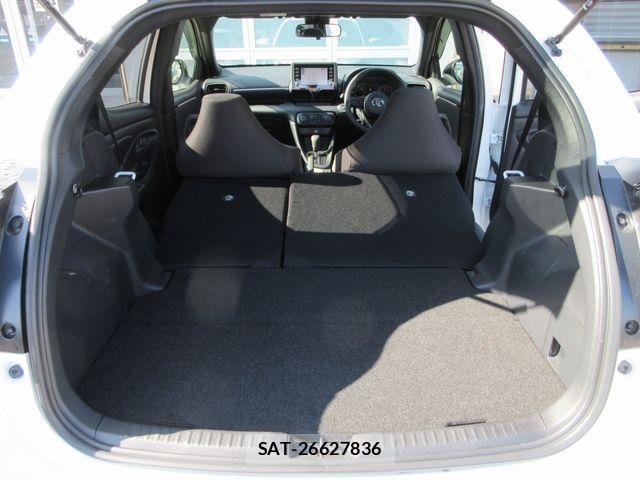 Toyota YARIS 2021-06 3423920-28