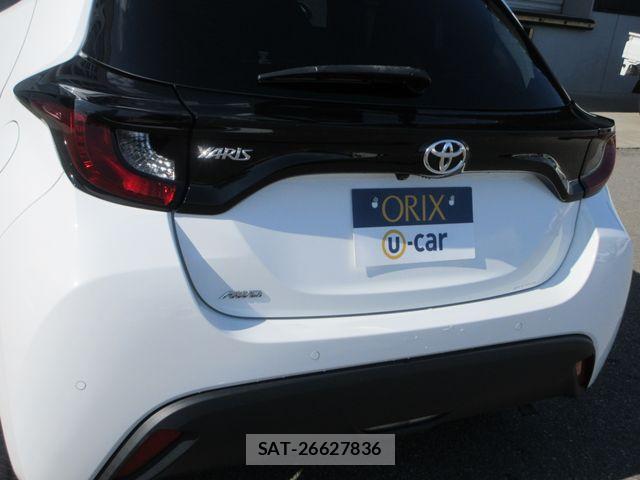 Toyota YARIS 2021-06 3423920-29