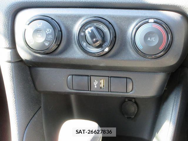 Toyota YARIS 2021-06 3423920-8