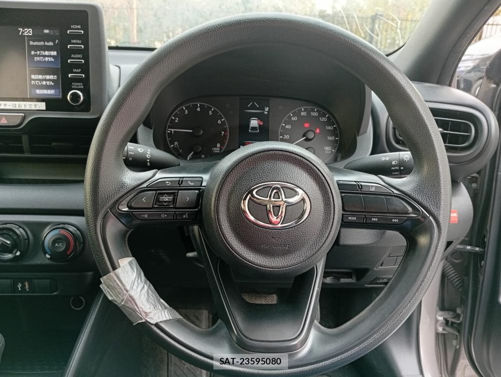 Toyota YARIS 2022-04 869237-11