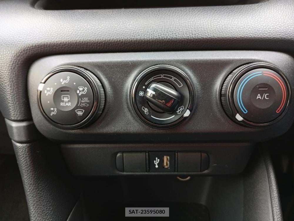 Toyota YARIS 2022-04 869237-15
