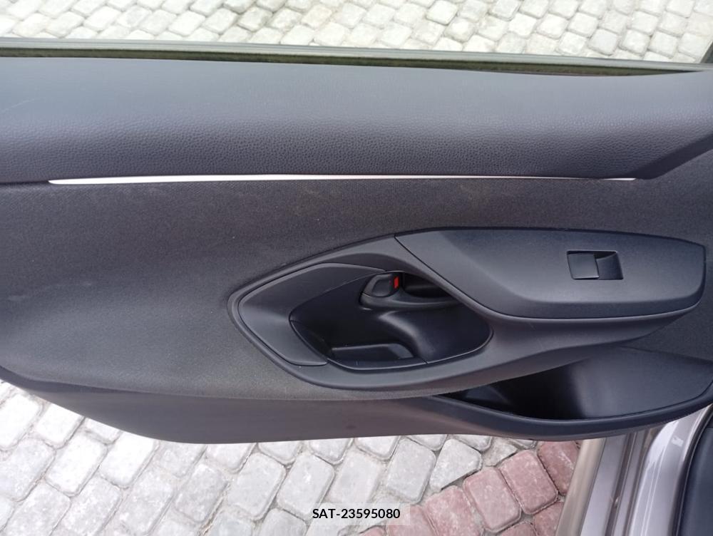 Toyota YARIS 2022-04 869237-21