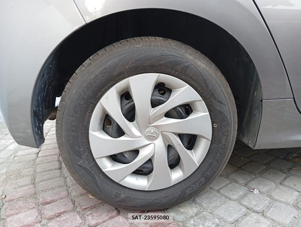 Toyota YARIS 2022-04 869237-24