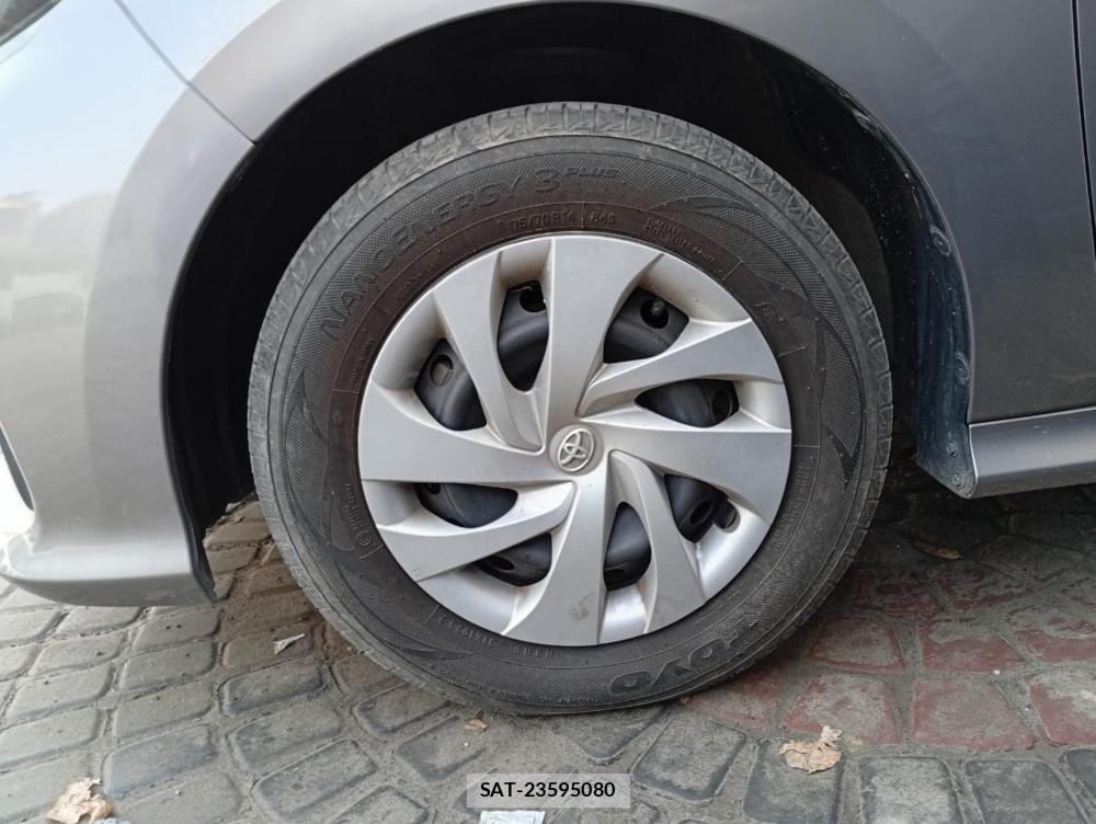 Toyota YARIS 2022-04 869237-26