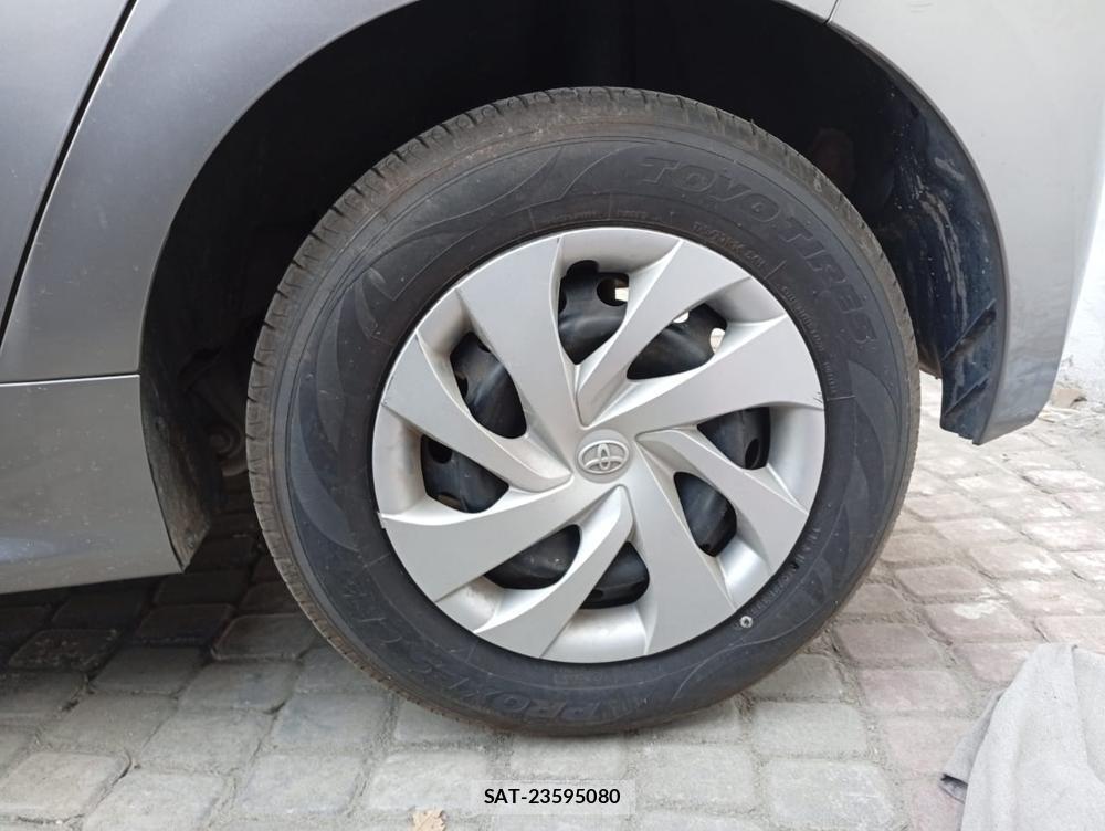 Toyota YARIS 2022-04 869237-27