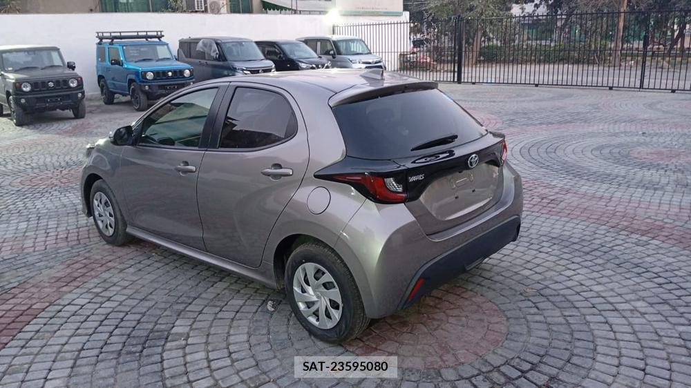Toyota YARIS 2022-04 869237-2