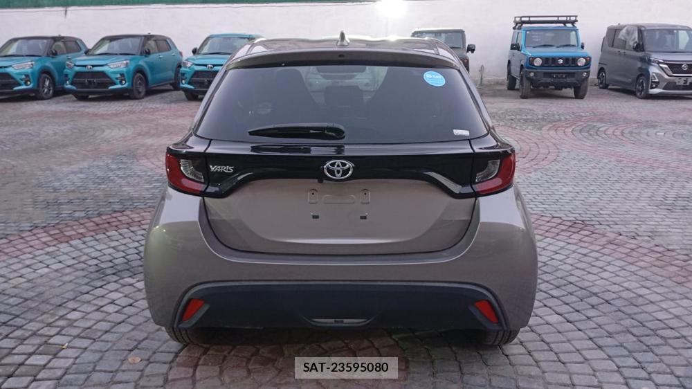 Toyota YARIS 2022-04 869237-3