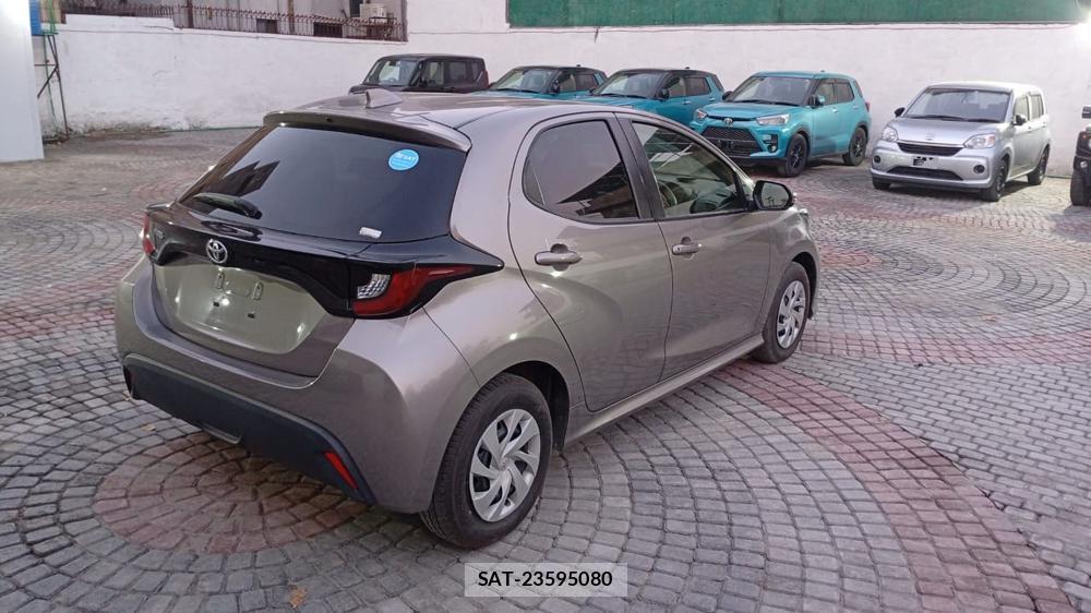 Toyota YARIS 2022-04 869237-4