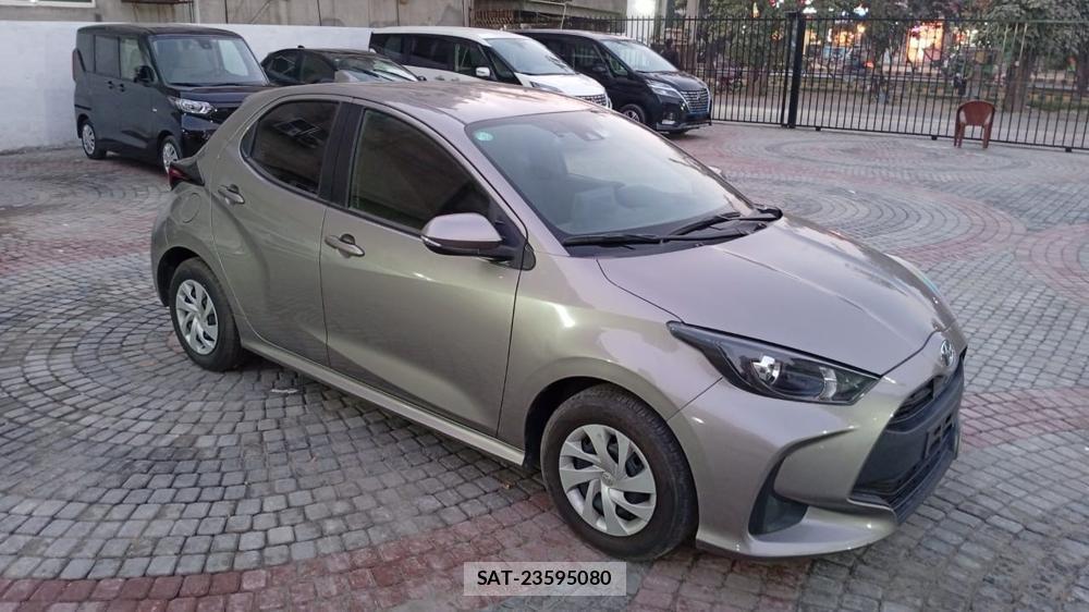Toyota YARIS 2022-04 869237-6