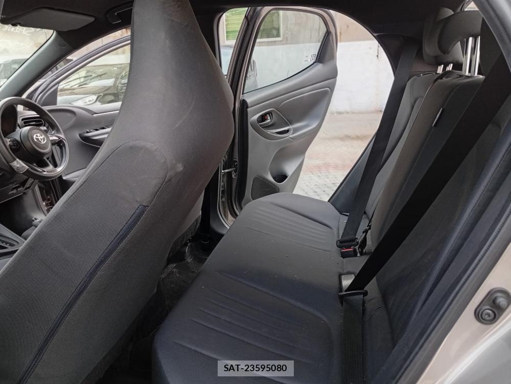 Toyota YARIS 2022-04 869237-8