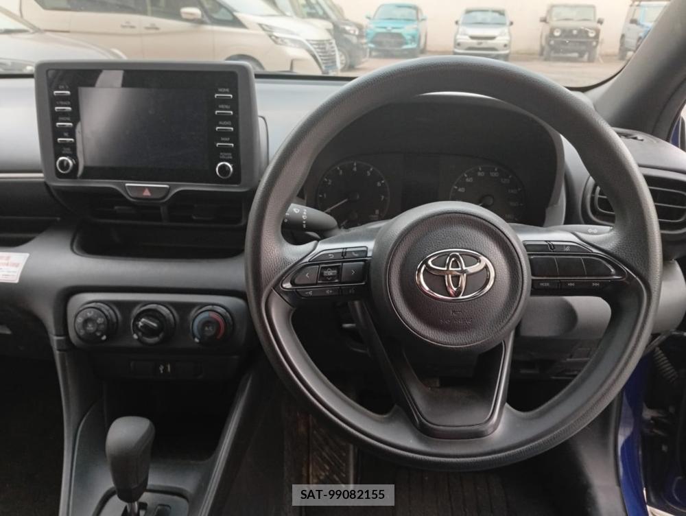 Toyota YARIS 2022-04 869235-10