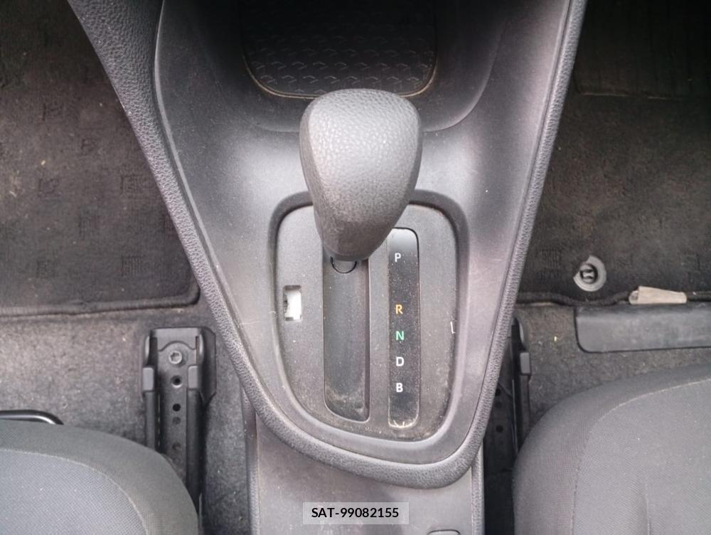 Toyota YARIS 2022-04 869235-13