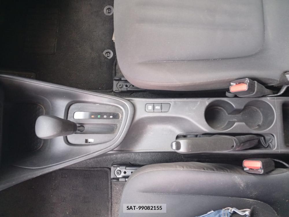 Toyota YARIS 2022-04 869235-14