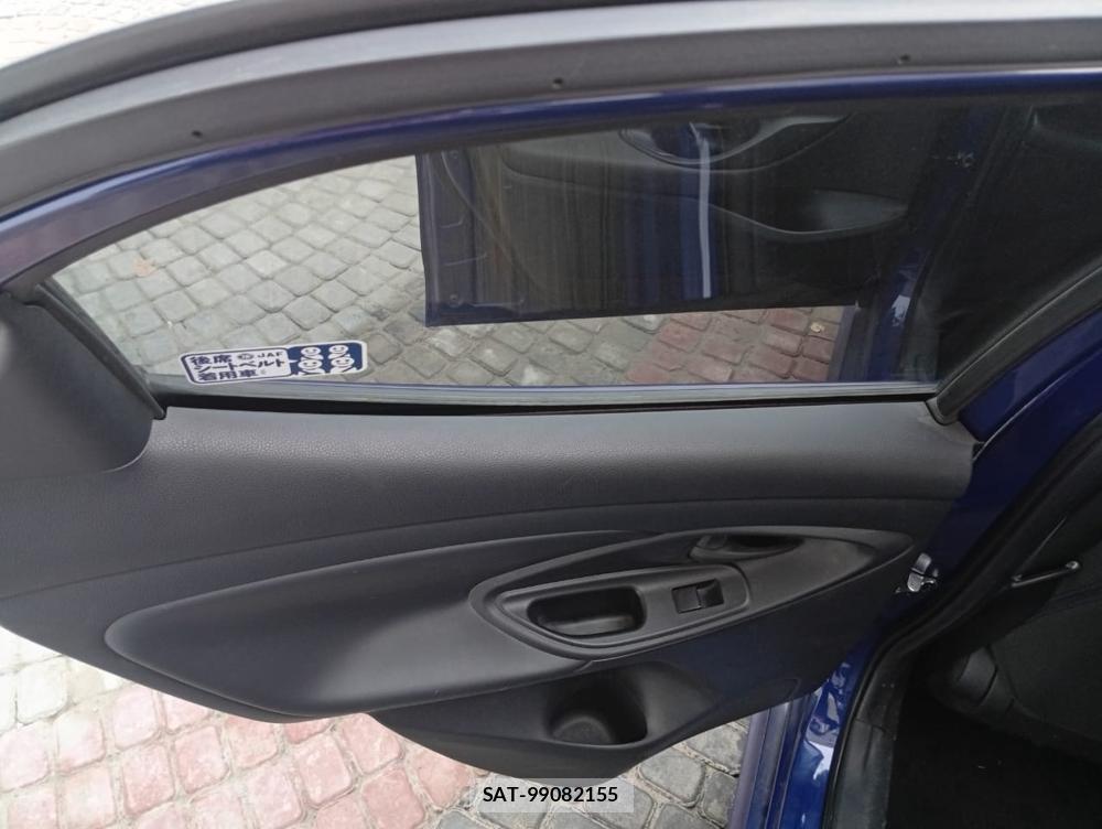 Toyota YARIS 2022-04 869235-16