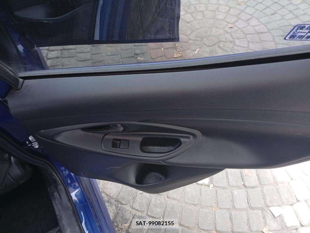 Toyota YARIS 2022-04 869235-17
