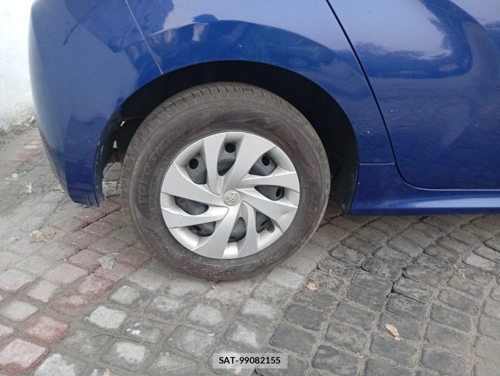 Toyota YARIS 2022-04 869235-18