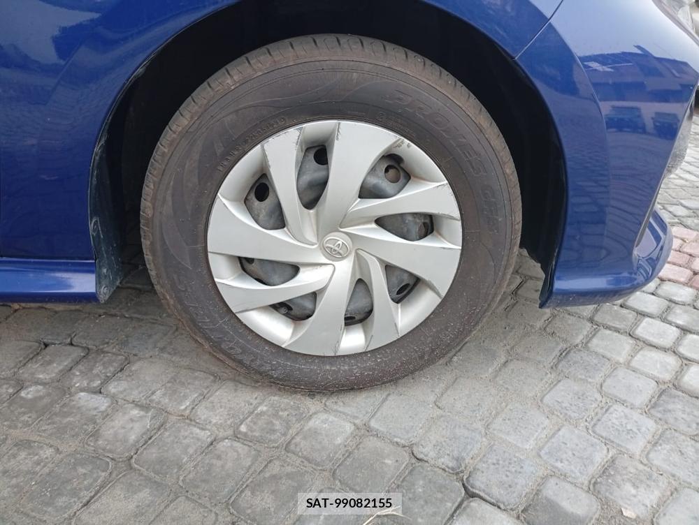 Toyota YARIS 2022-04 869235-19