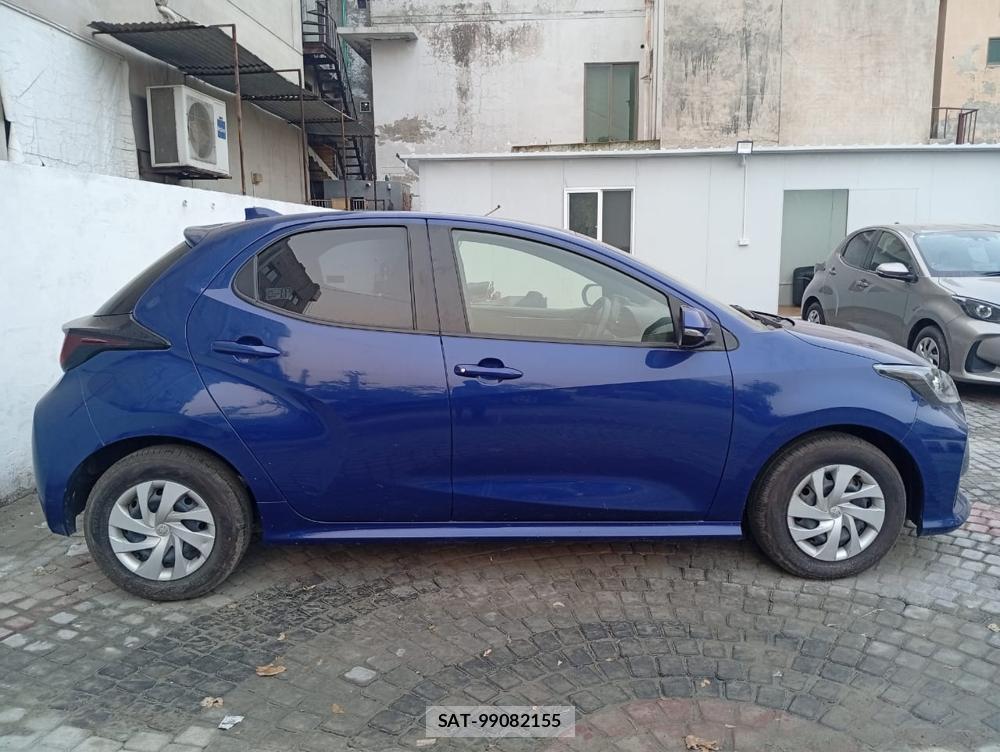 Toyota YARIS 2022-04 869235-5