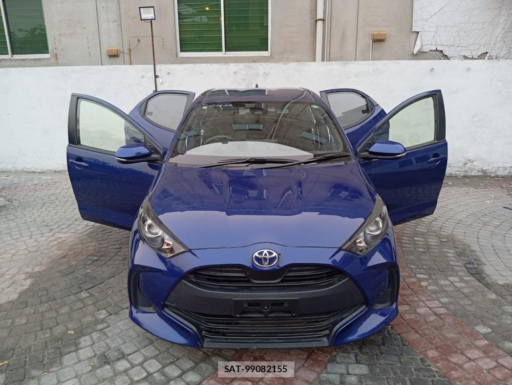 Toyota YARIS 2022-04 869235-7