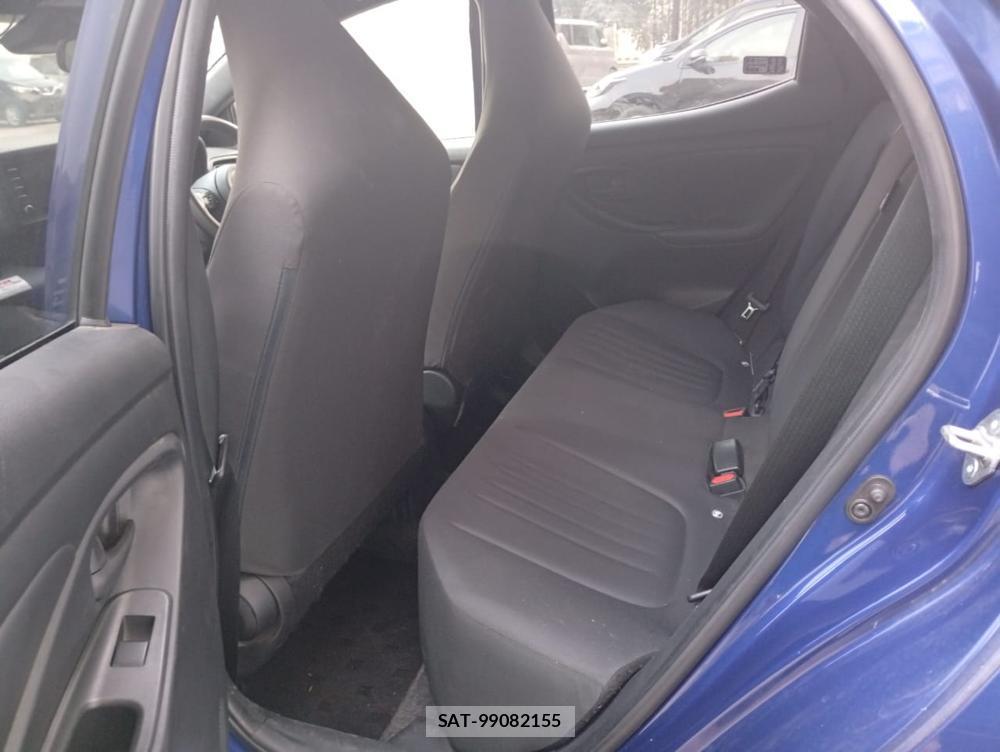 Toyota YARIS 2022-04 869235-8