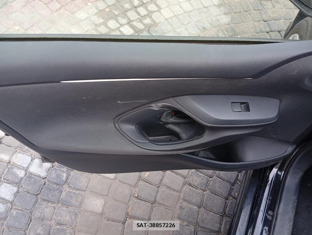 Toyota YARIS 2022-04 3545601-15