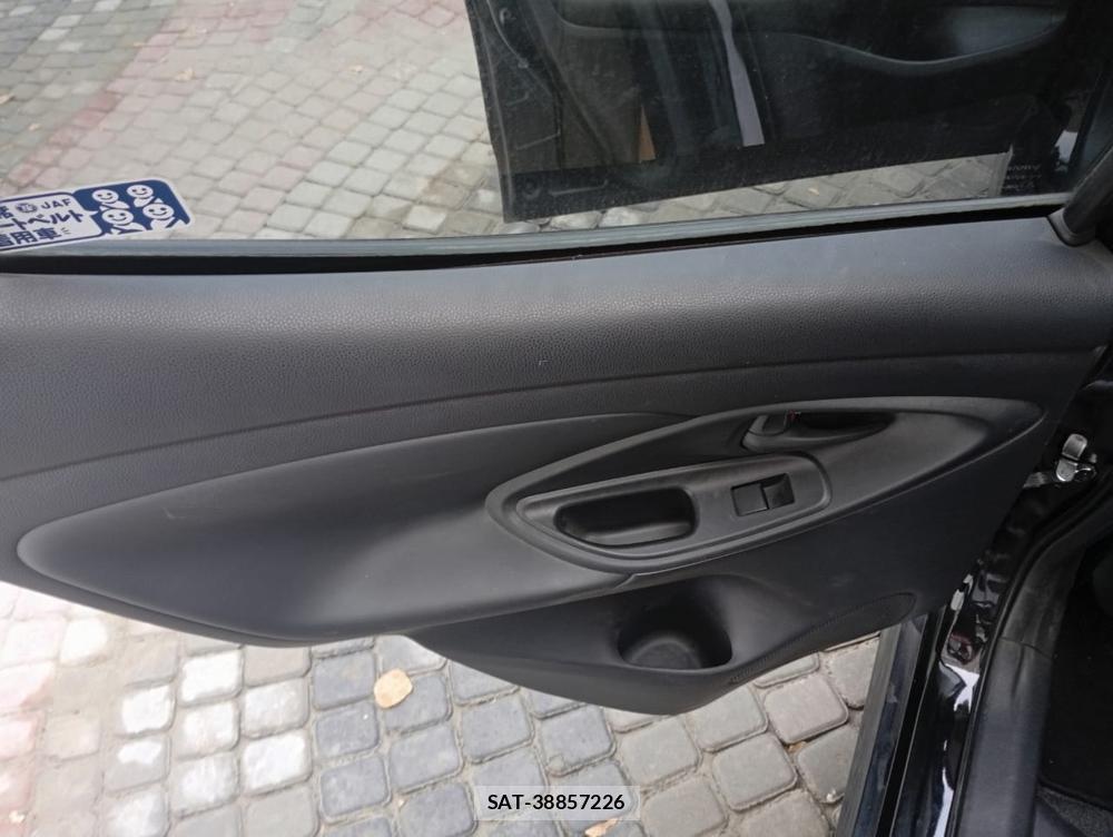 Toyota YARIS 2022-04 3545601-16