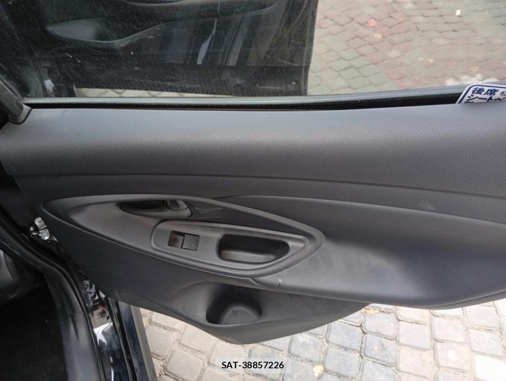 Toyota YARIS 2022-04 3545601-17