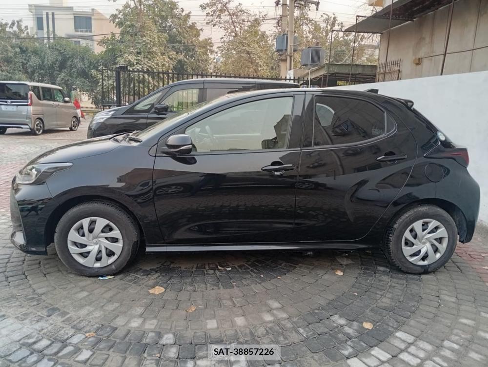 Toyota YARIS 2022-04 3545601-1