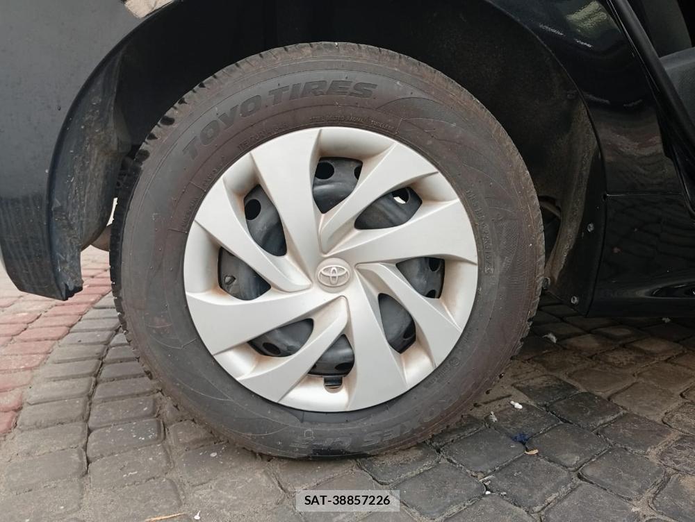 Toyota YARIS 2022-04 3545601-19