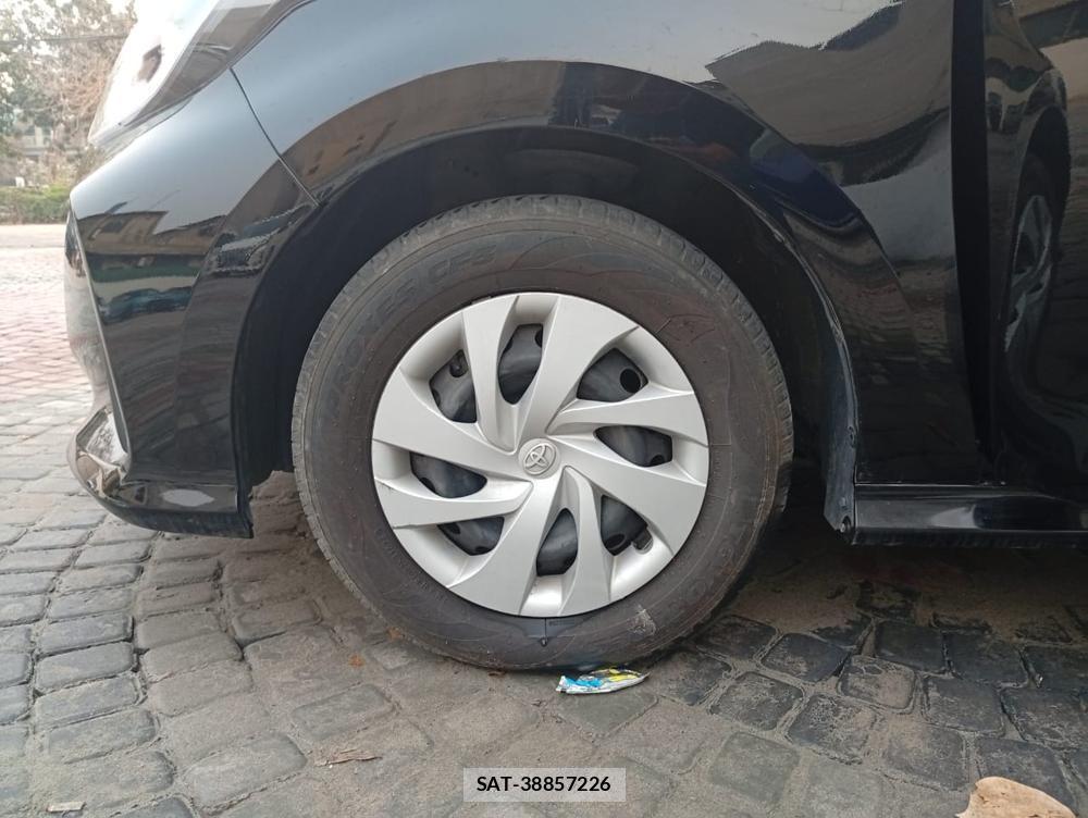 Toyota YARIS 2022-04 3545601-21