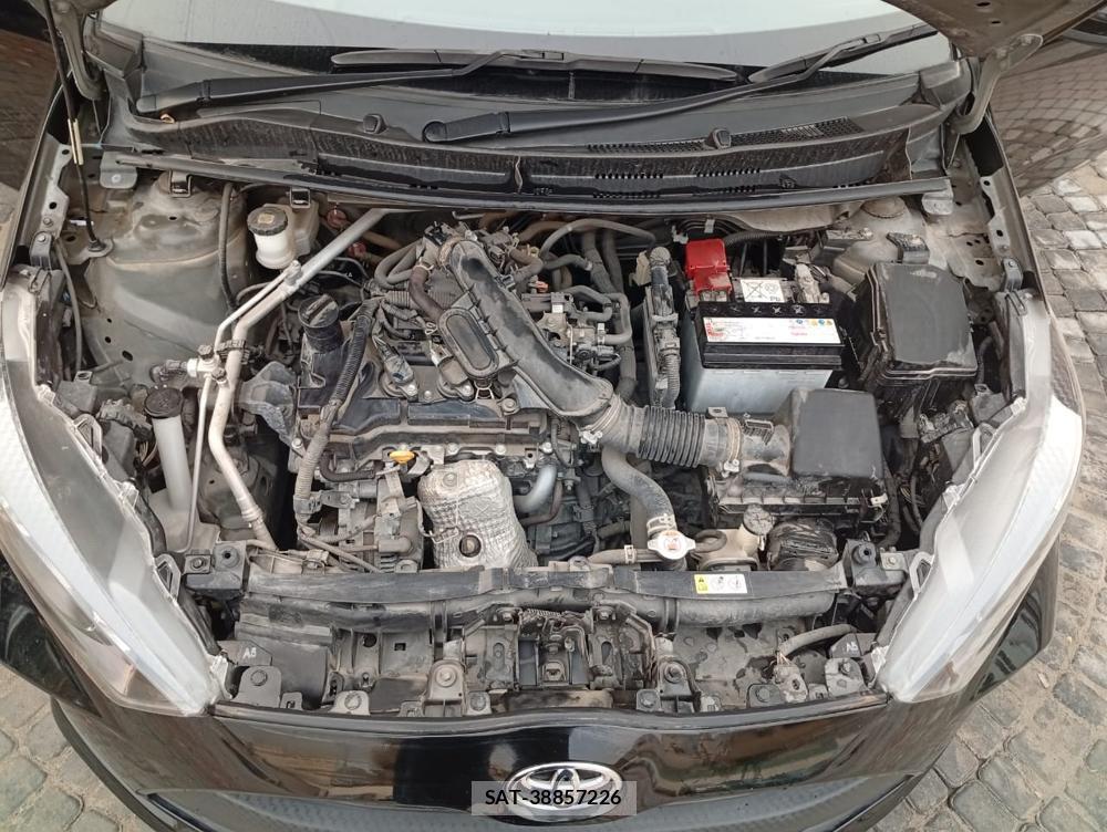Toyota YARIS 2022-04 3545601-23
