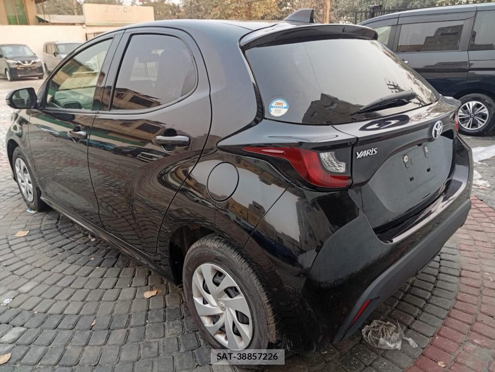 Toyota YARIS 2022-04 3545601-2