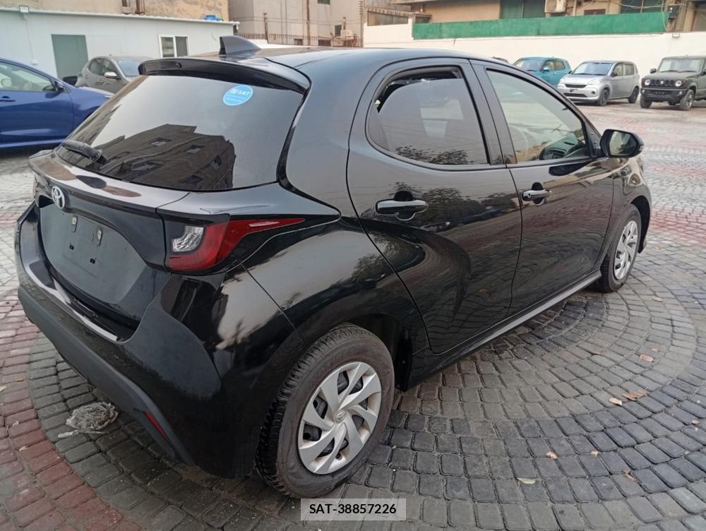 Toyota YARIS 2022-04 3545601-4