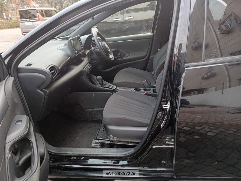 Toyota YARIS 2022-04 3545601-8