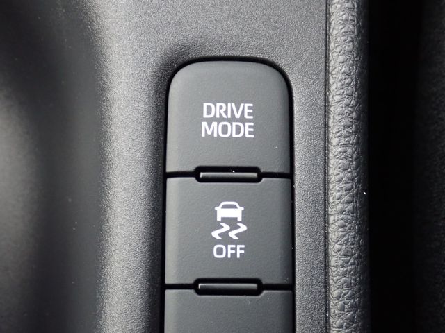 Toyota YARIS 2022-12 3689042-9