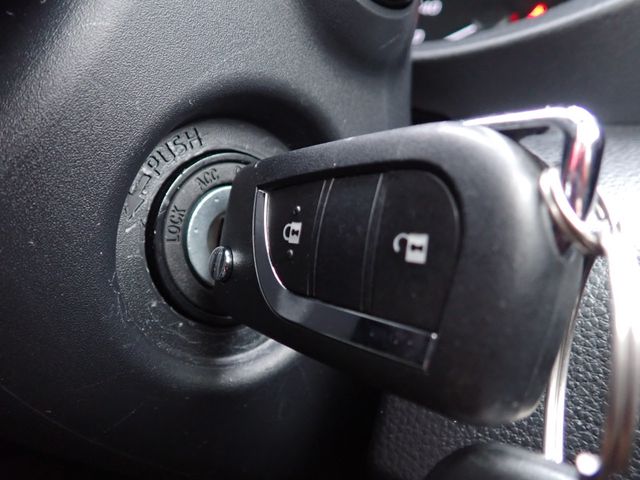 Toyota YARIS 2022-12 3689042-11