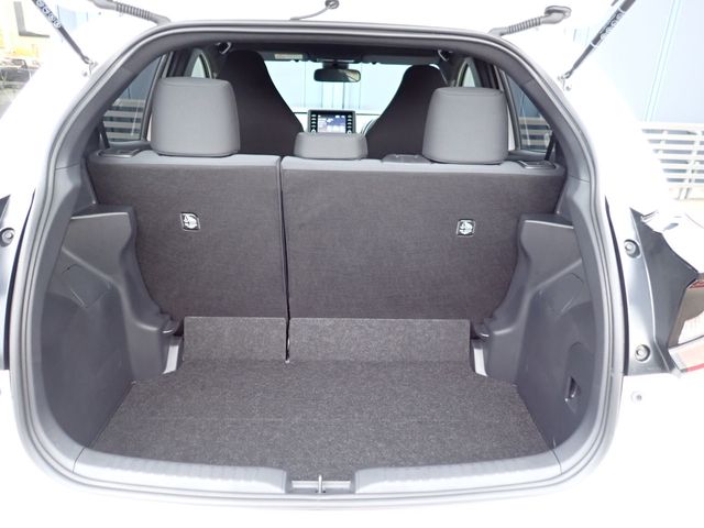 Toyota YARIS 2022-12 3689042-20