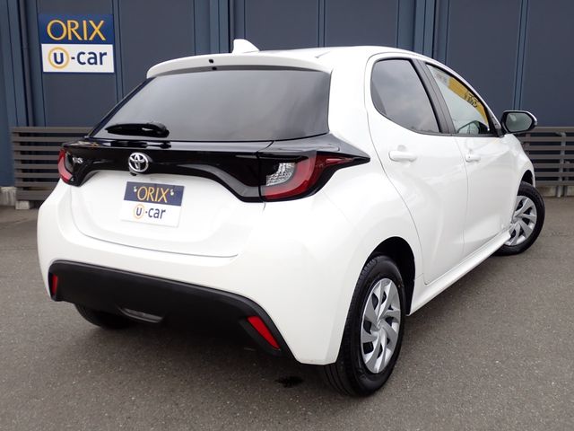 Toyota YARIS 2022-12 3689042-2