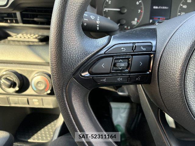 Toyota YARIS 2024-05 4112212-14