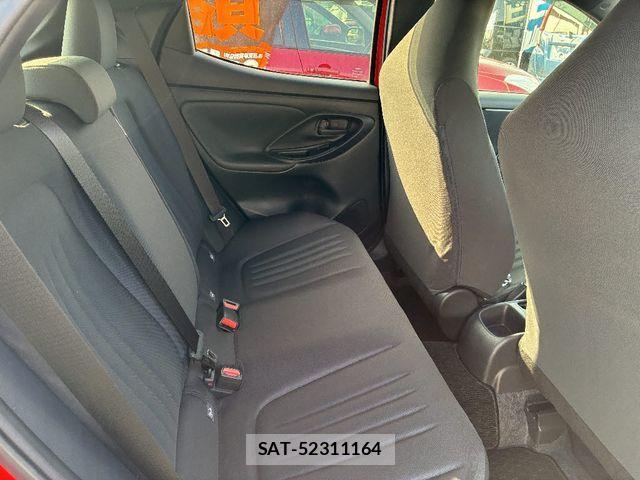 Toyota YARIS 2024-05 4112212-4