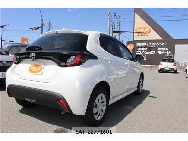Toyota YARIS 2022-03 6273355-15