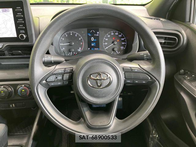 Toyota YARIS 2021-04 6615933-10