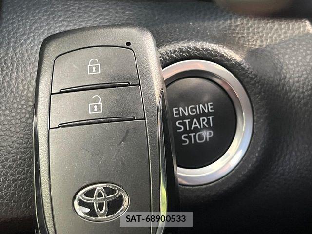 Toyota YARIS 2021-04 6615933-6