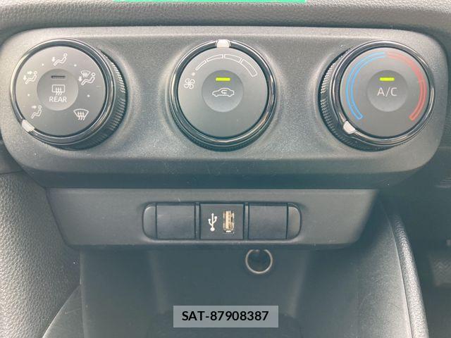 Toyota YARIS 2021-01 6615937-19